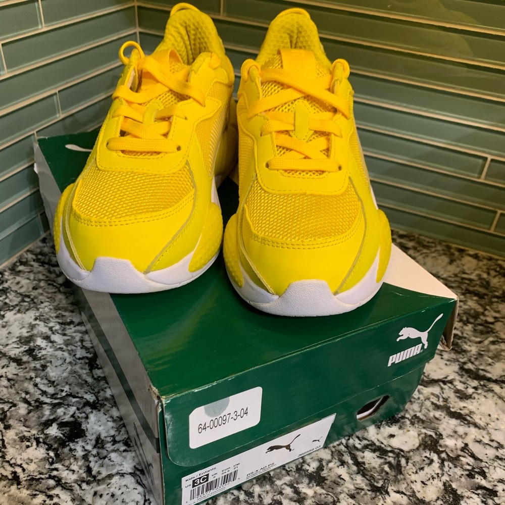 Boys yellow Puma Sneakers